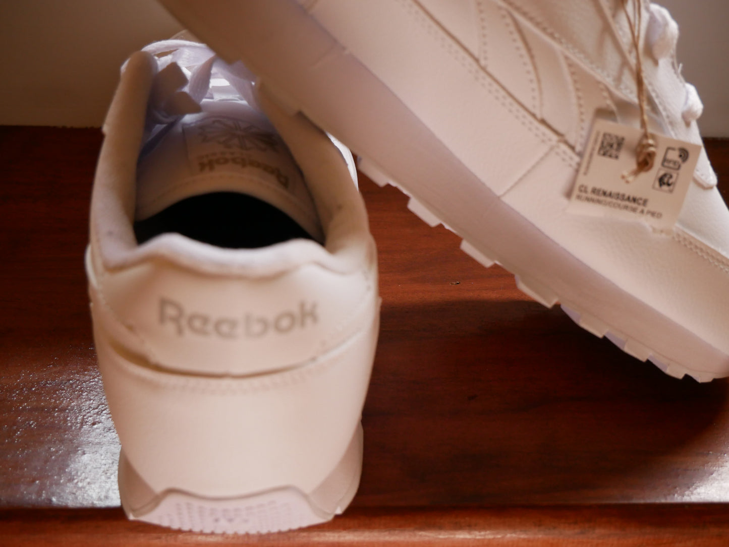 REEBOK CLASSIC LOW TOP SNEAKERS (WHITE)/ NEW