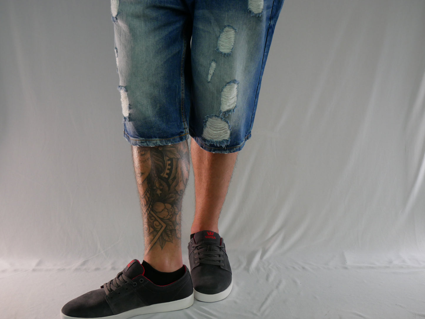 JEANIUS AKADEMIKS DENIM SHORTS (BLUE)/NEW