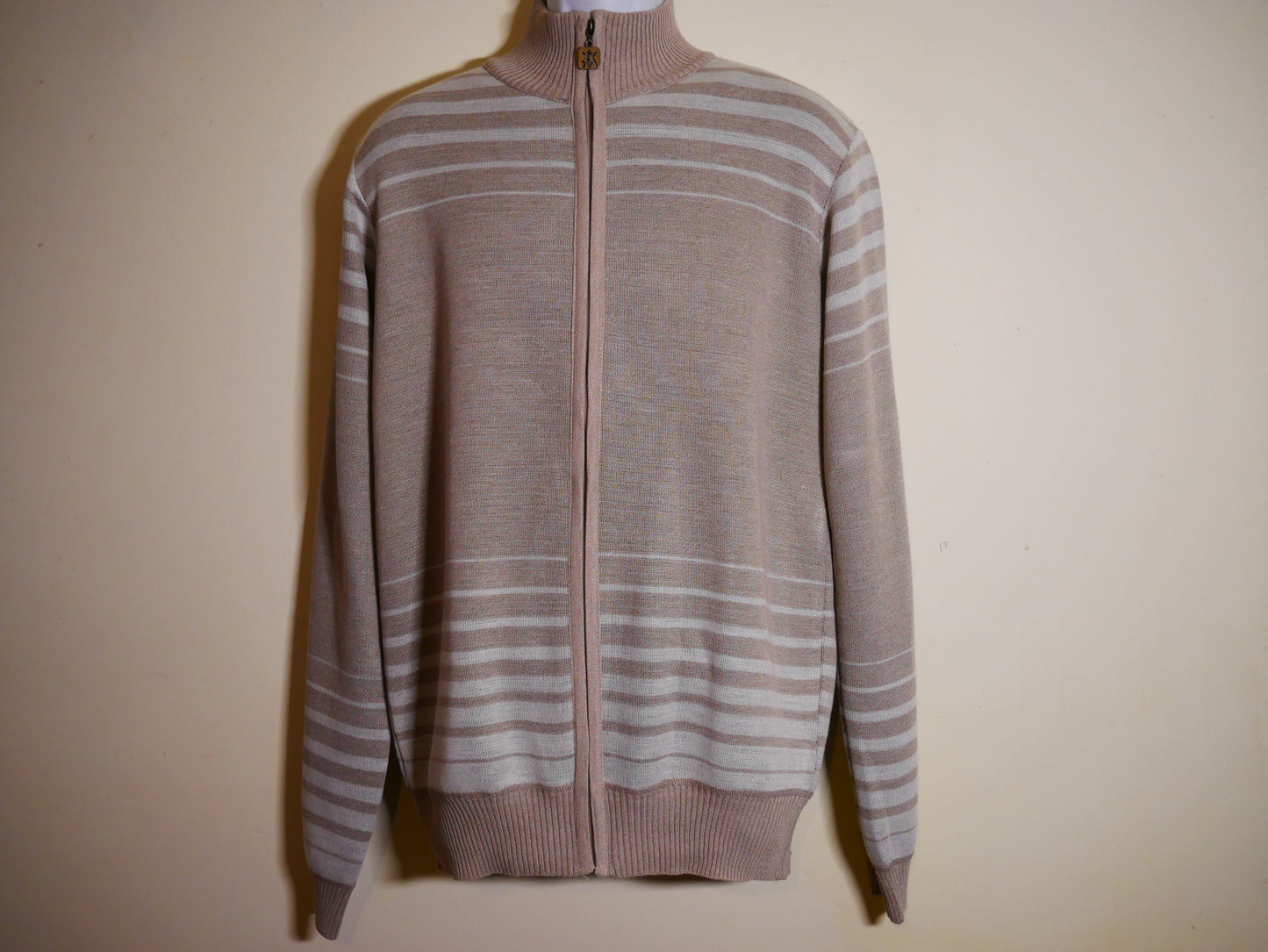 RED APE ZIP UP SWEATER (BEIGE)/NEW