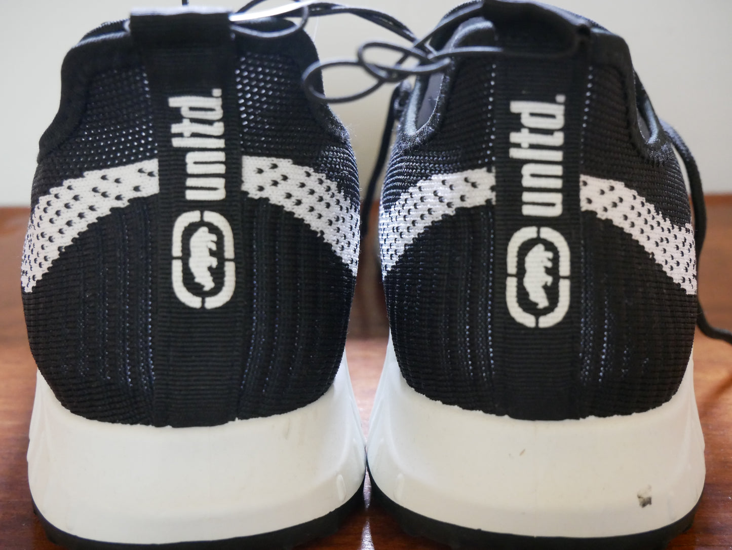 ECKO UNLTD LOW TOP SNEAKERS (BLACK)/ NEW
