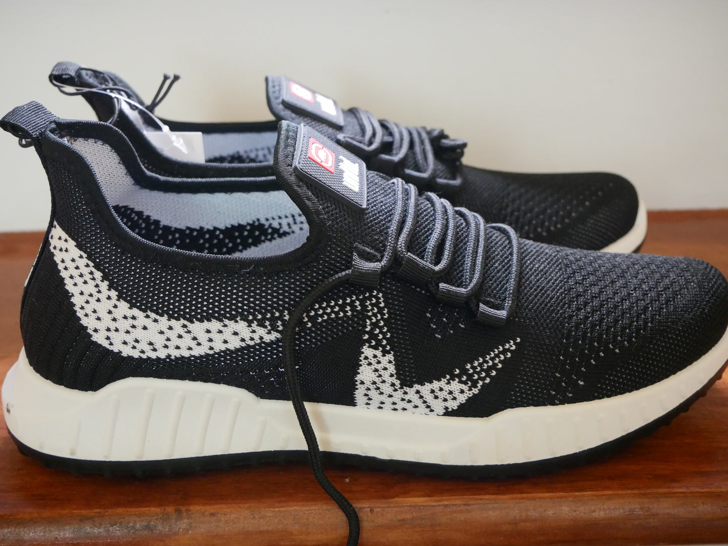 ECKO UNLTD LOW TOP SNEAKERS (BLACK)/ NEW