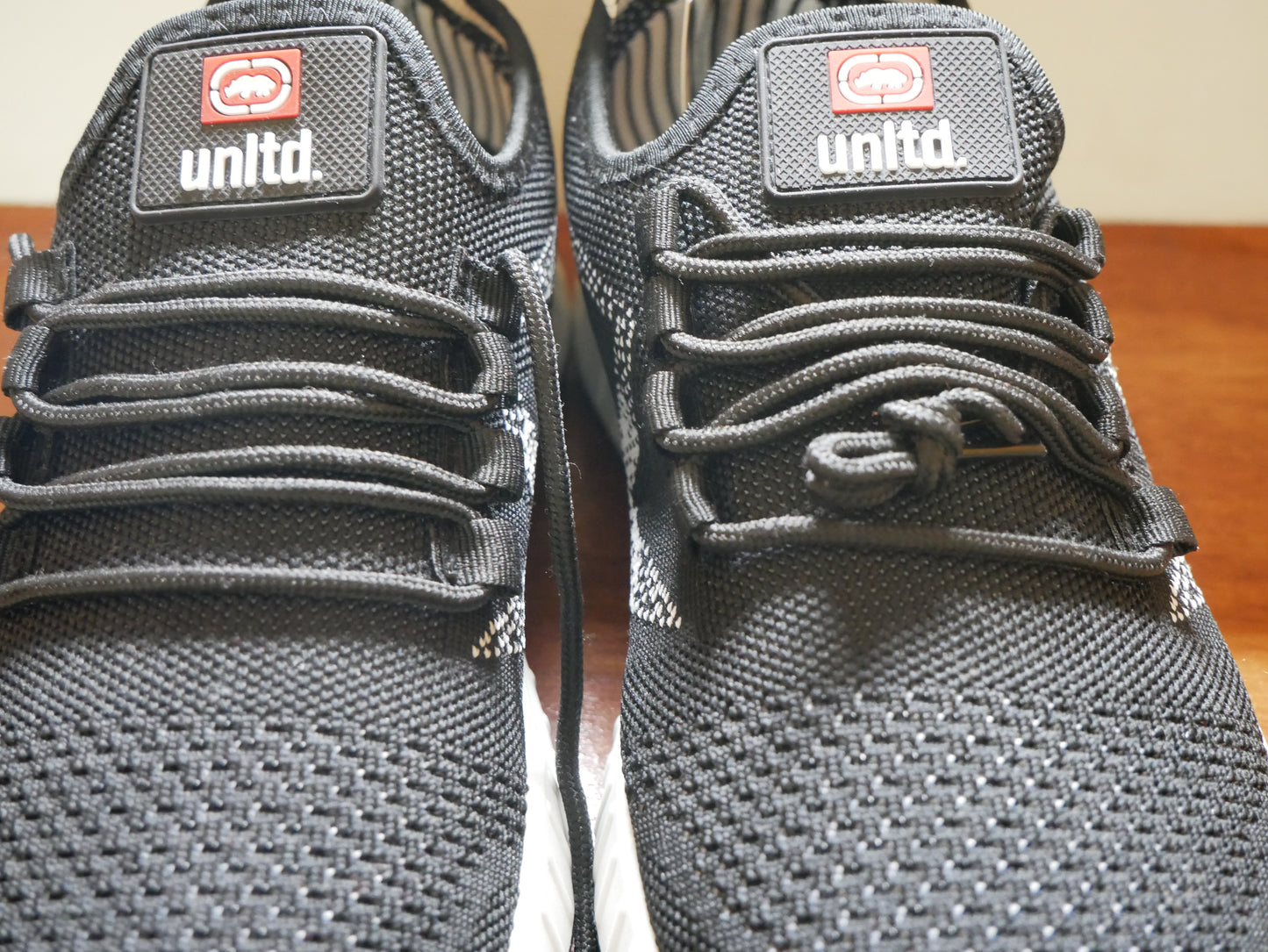ECKO UNLTD LOW TOP SNEAKERS (BLACK)/ NEW