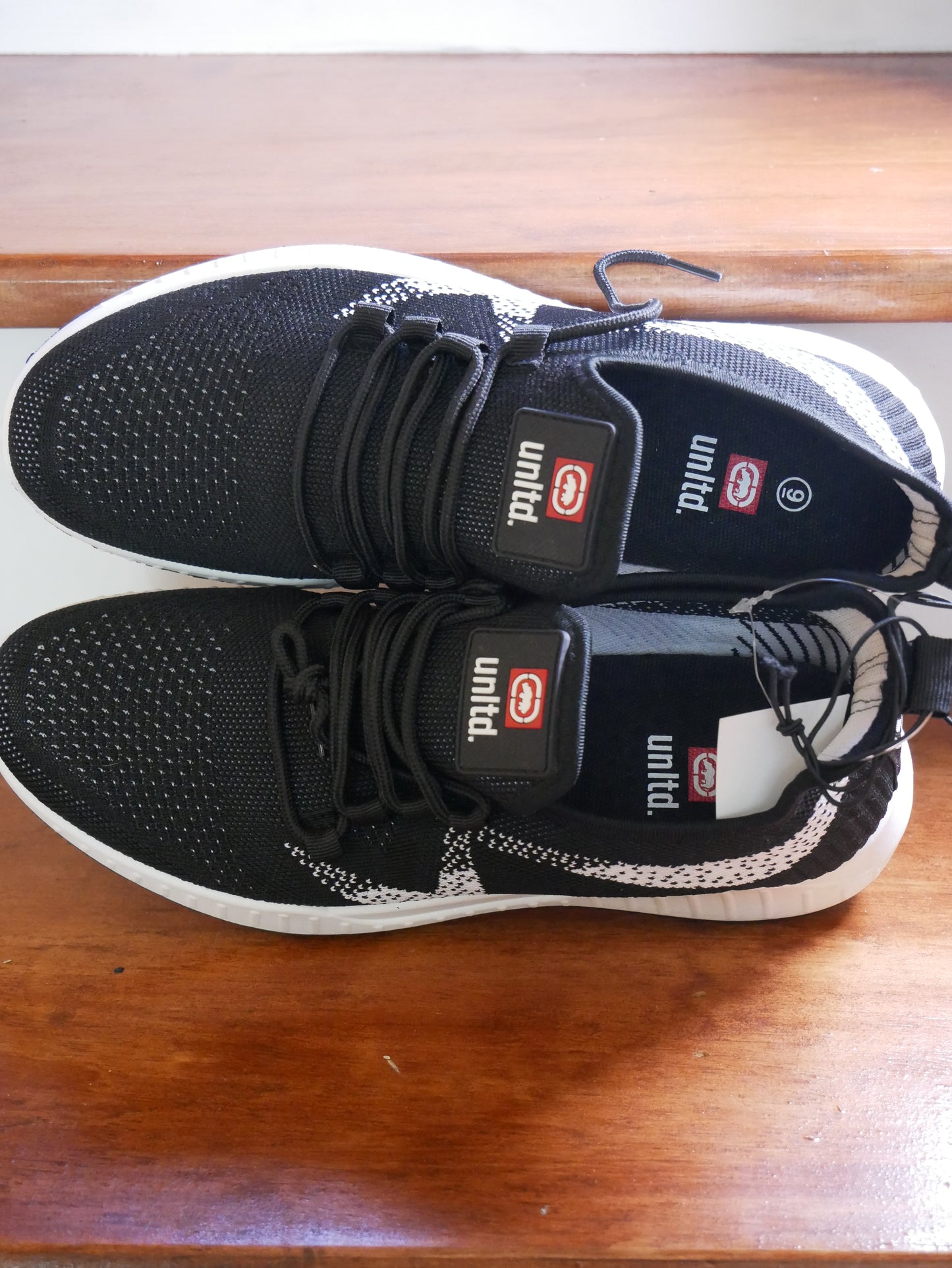 ECKO UNLTD LOW TOP SNEAKERS (BLACK)/ NEW