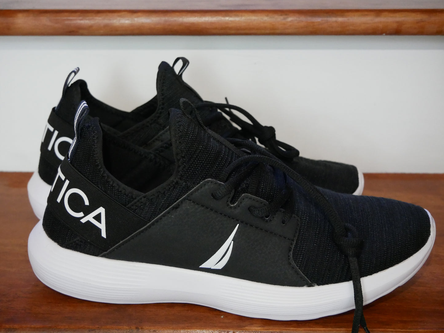 NAUTICA RAINEY LOW TOP SNEAKERS (BLACK)/ NEW