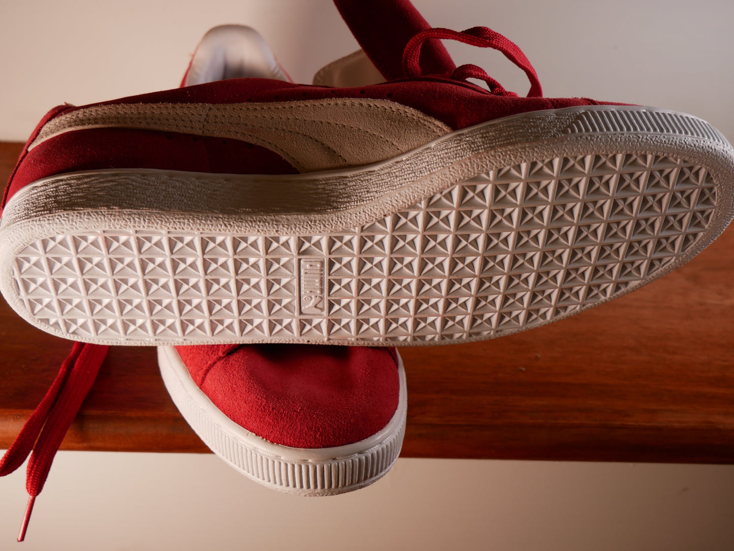 PUMA SUEDE LOW TOP SNEAKERS (RED)/NEW