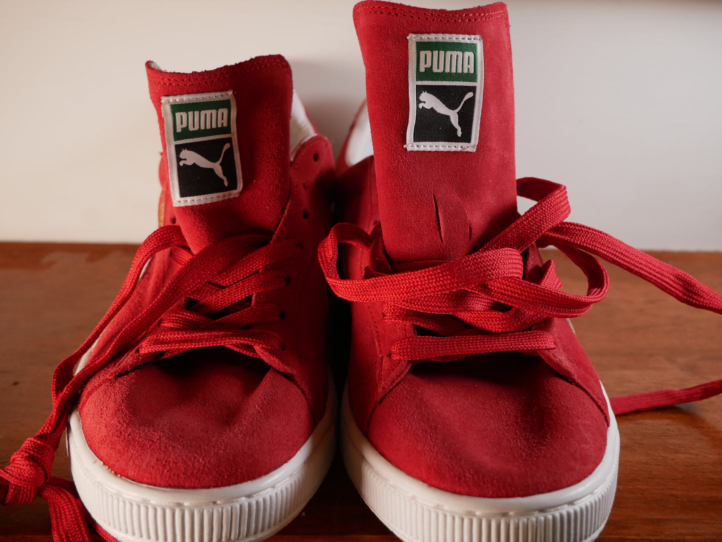 PUMA SUEDE LOW TOP SNEAKERS (RED)/NEW