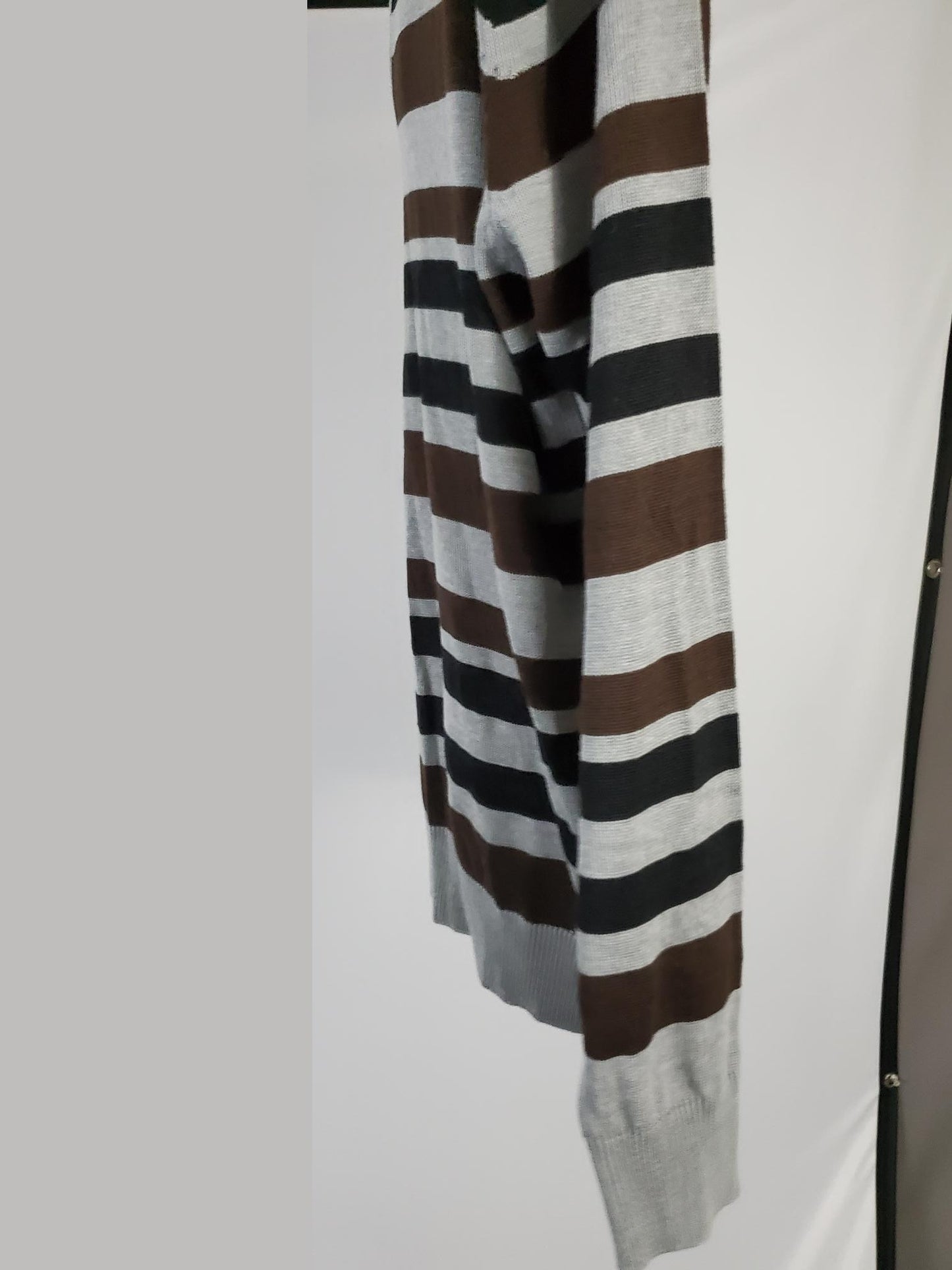 ARCADIA V-NECK STRIPED SWEATER (GRAY,BROWN, BLACK)/NEW