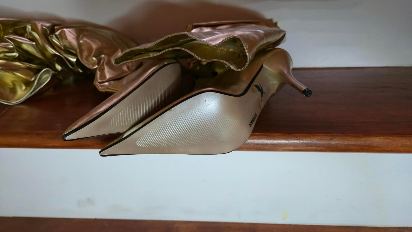 GOLDEN BOOTS