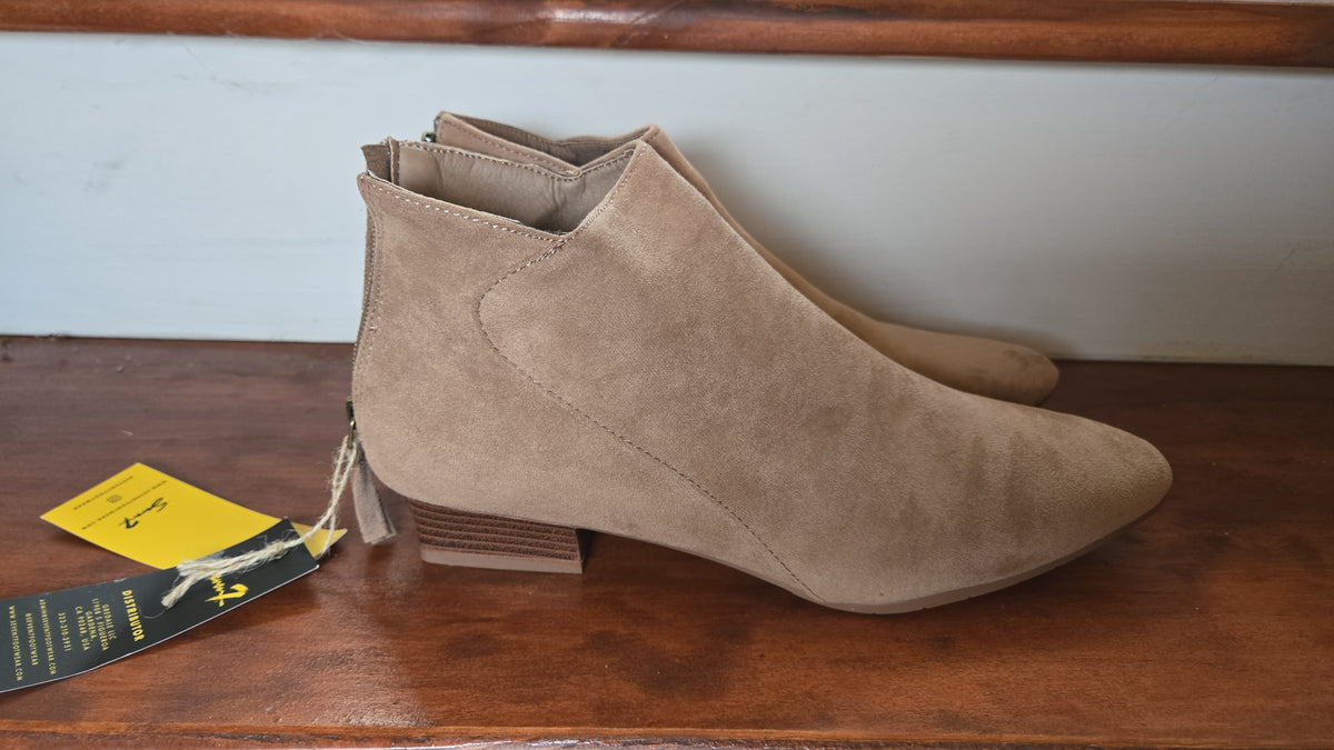 seven7 SUEDE ANKLE BOOTS (CAMEL)/NEW