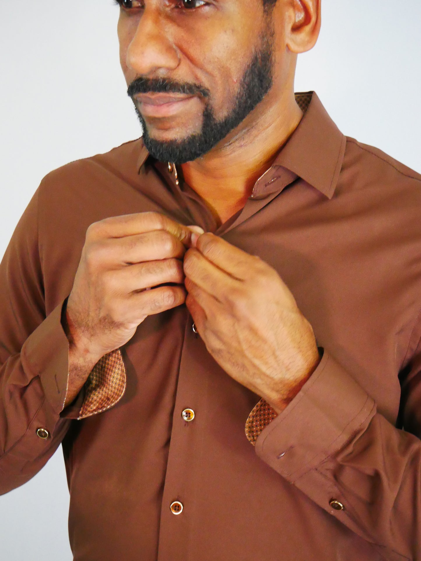 NO NARRATIVE LONG-SLEEVED DRESS SHIRT (BROWN/NEW)