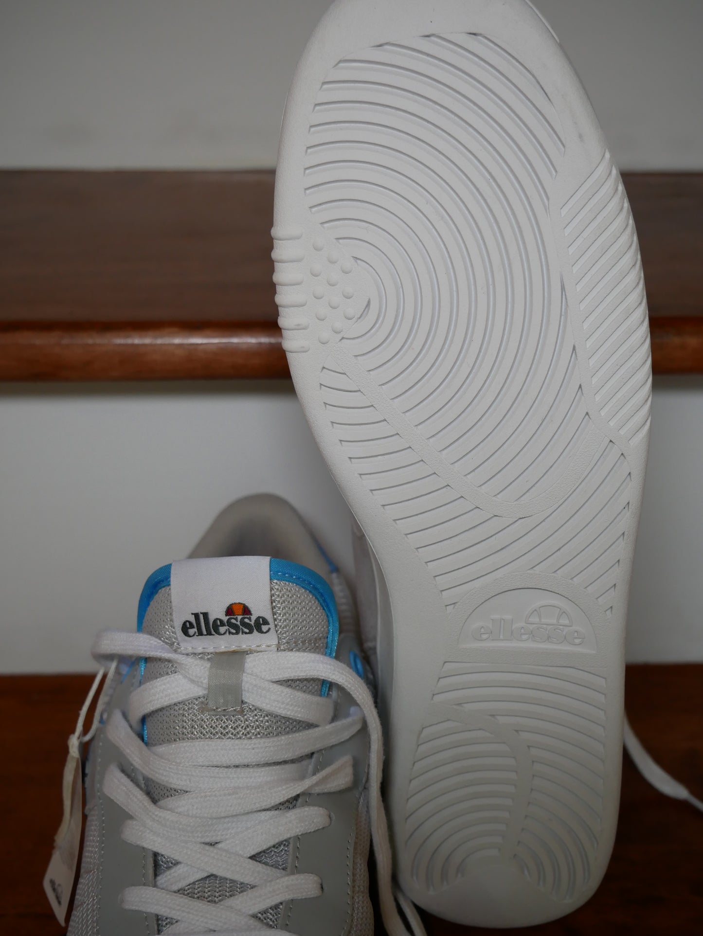 ELLESSE LOW TOP SNEAKERS (GRAY)/ NEW