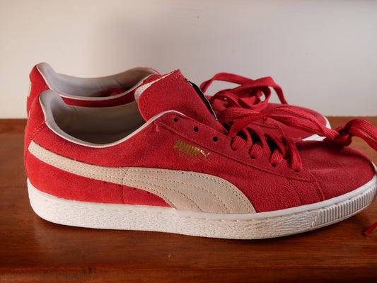 PUMA SUEDE LOW TOP SNEAKERS (RED)/NEW