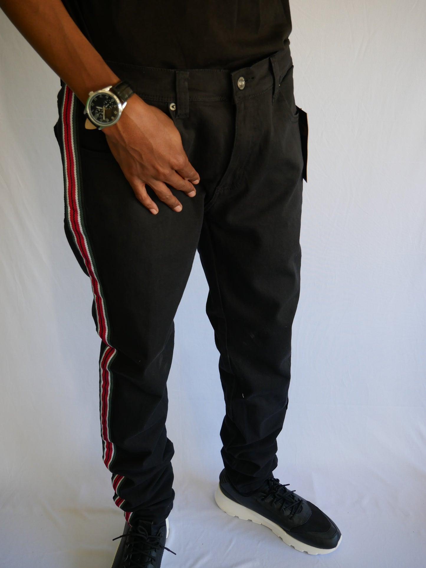 AKADEMIKS STRETCH JEANS (BLACK)/NEW